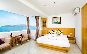 Khách sạn Majestic Star